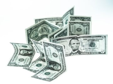 Scope Downgrades U.S. Credit Rating Amid Fiscal Concerns: